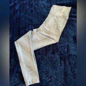 Size Medium Pelotons foil legging